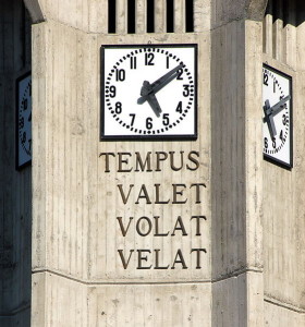 Tempus_valet_volat_velat_Resiutta_steeple